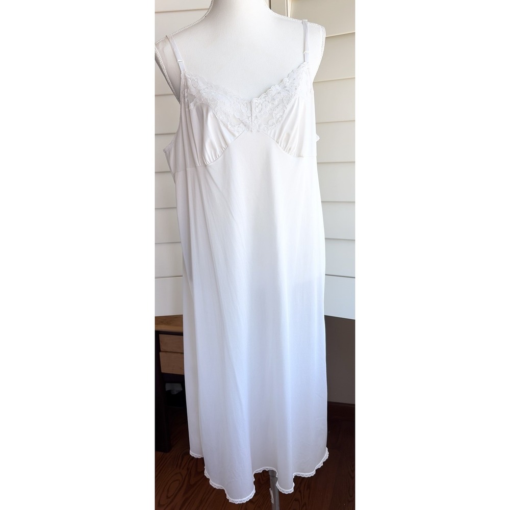 VTG Vassarette Full Slip White Nylon Lace Trim Nightgown Plus Size 44 Made USA